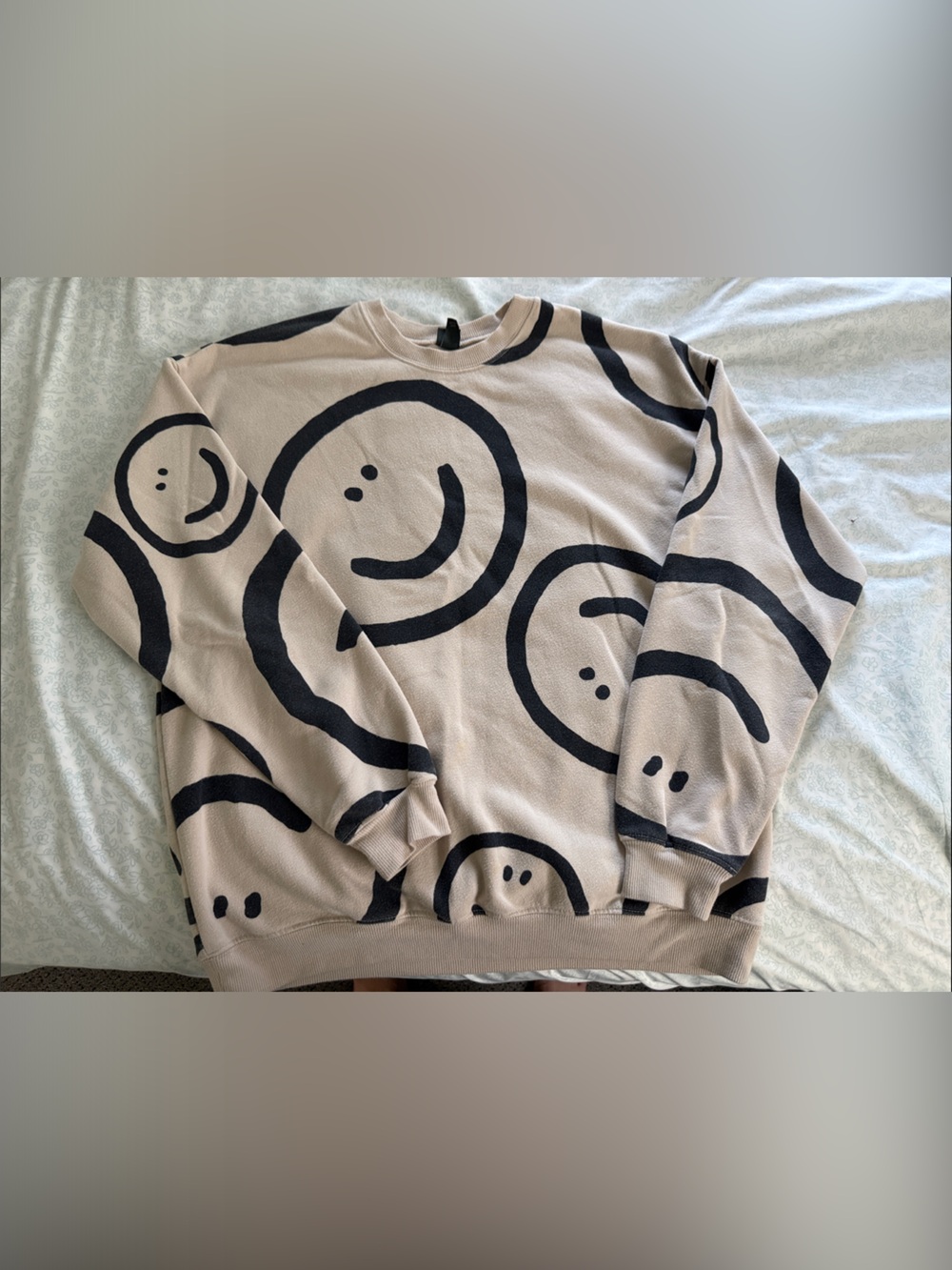 Smiley Face Graphic Sweatshirt